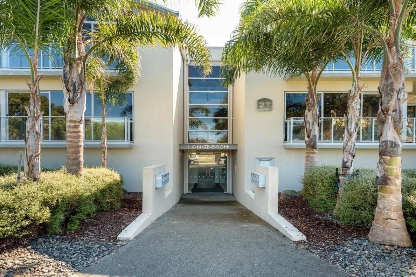Sunny And Spacious - Moments From The Beach And Downtown Mount Maunganui Bagian luar foto