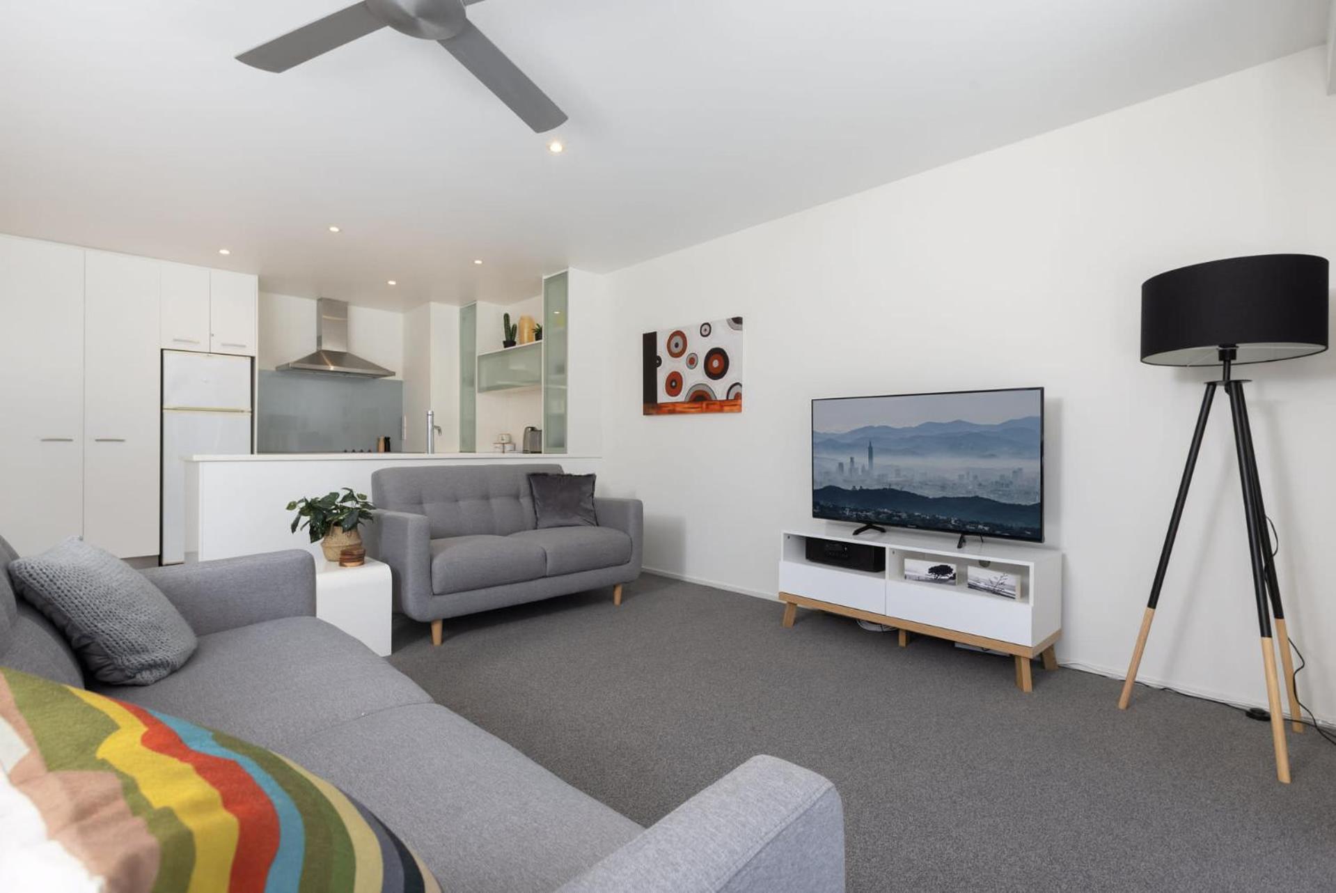 Sunny And Spacious - Moments From The Beach And Downtown Mount Maunganui Bagian luar foto