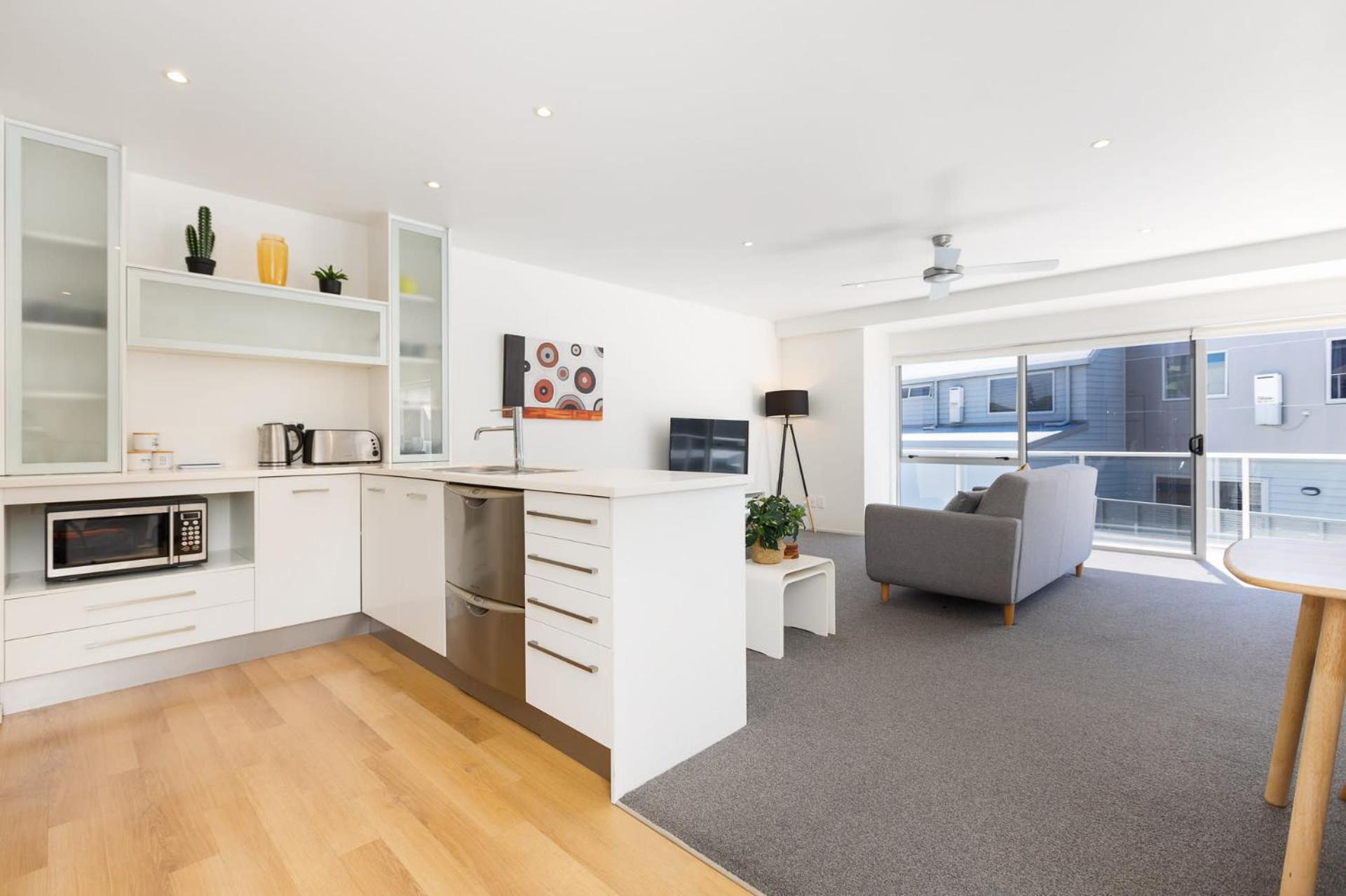 Sunny And Spacious - Moments From The Beach And Downtown Mount Maunganui Bagian luar foto