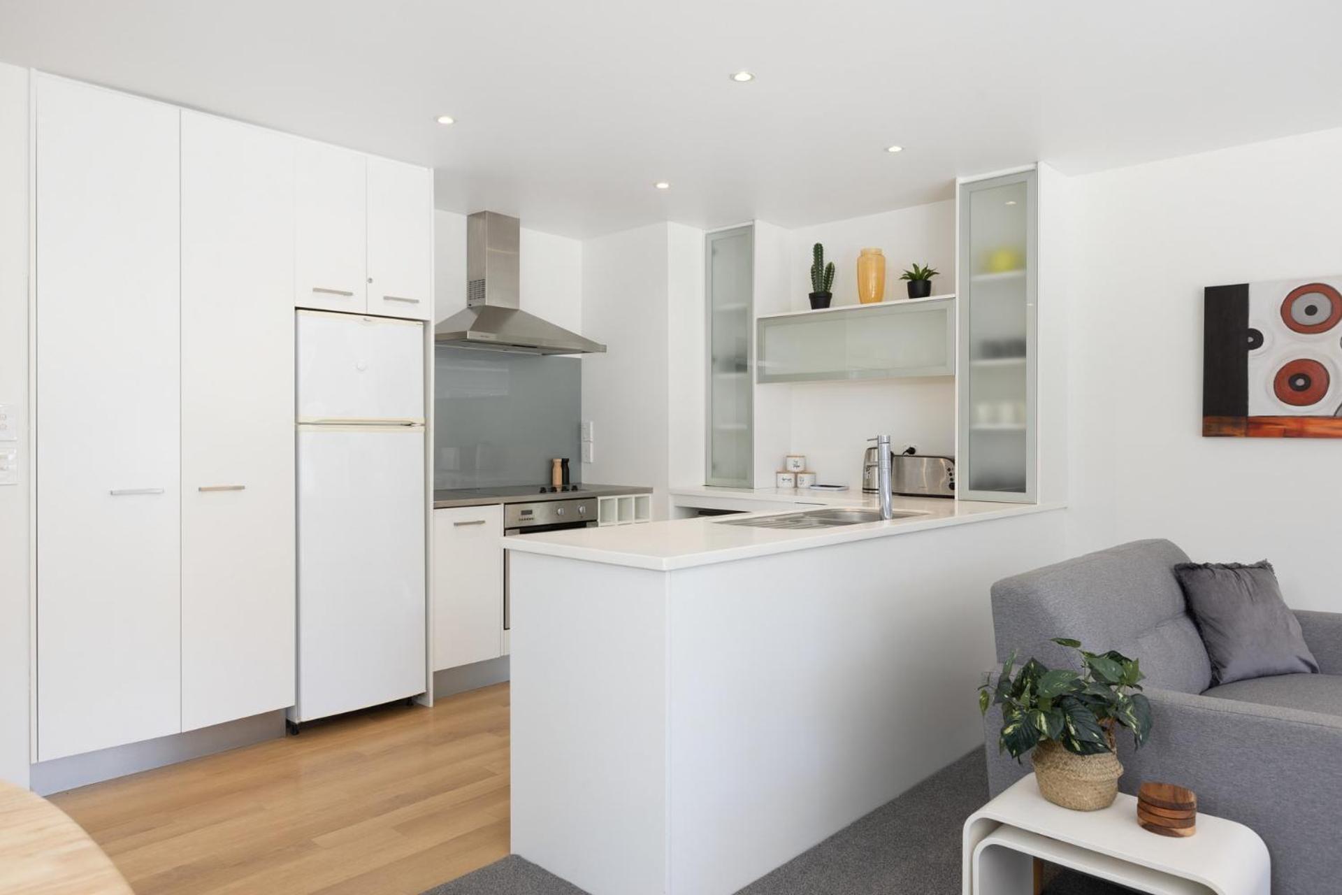 Sunny And Spacious - Moments From The Beach And Downtown Mount Maunganui Bagian luar foto